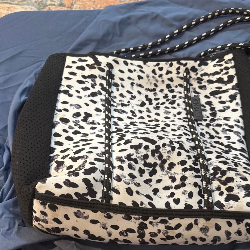 Stylish Black and White Leopard Print Tote